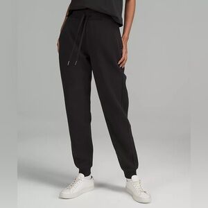 Lululemon Size 6 Scuba High-Rise Jogger Black Elastic Waist Drawstring